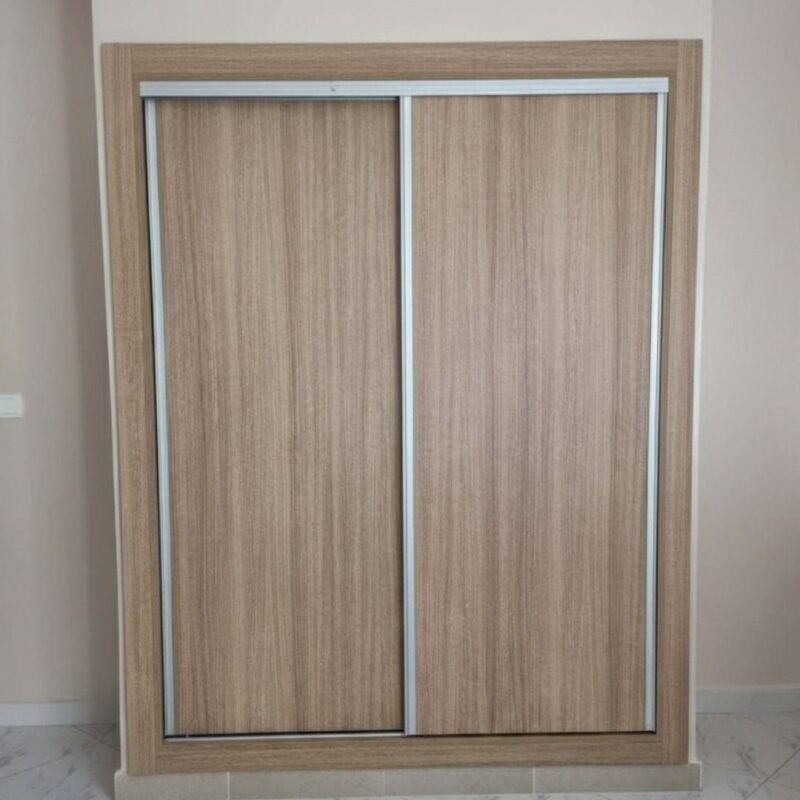 Closia, Placard